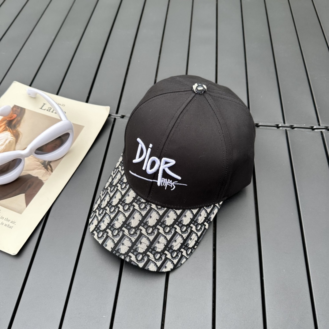 Dior new embroidered letters canvas baseball cap head circumference: 57cm