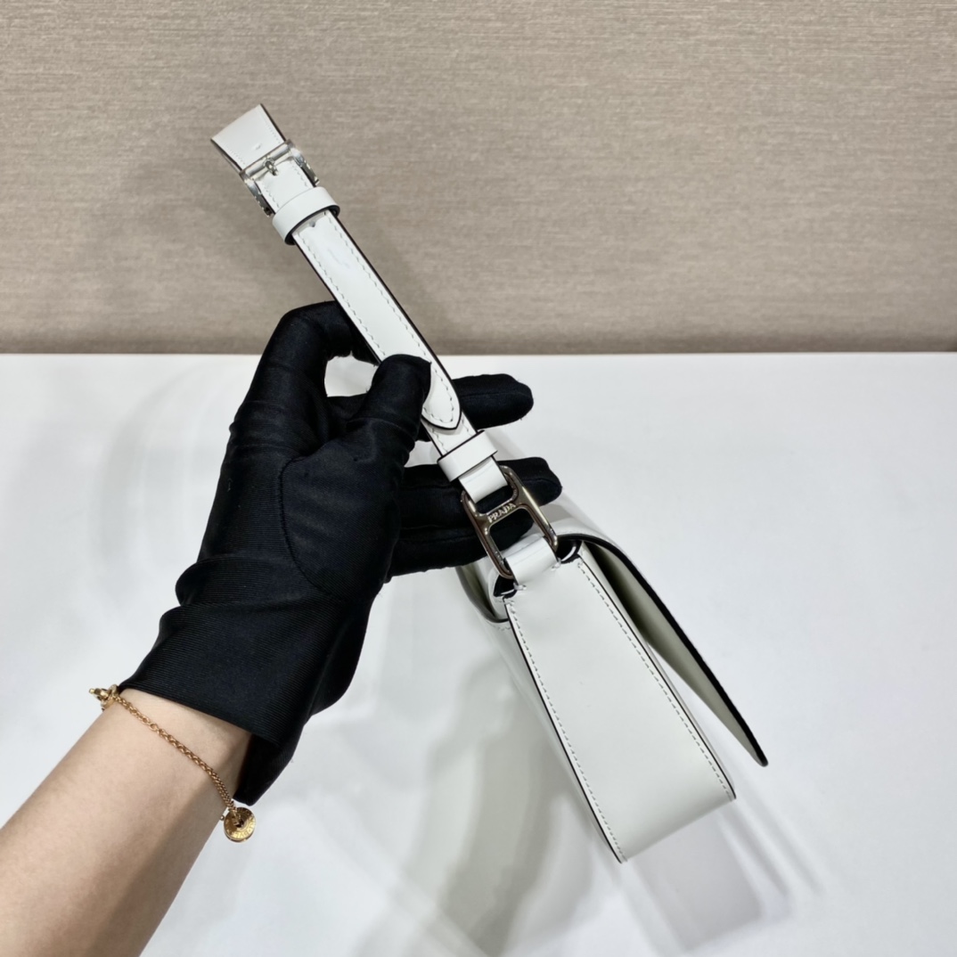 𝐏𝐑𝐀𝐃𝐀 New Model 1BD323