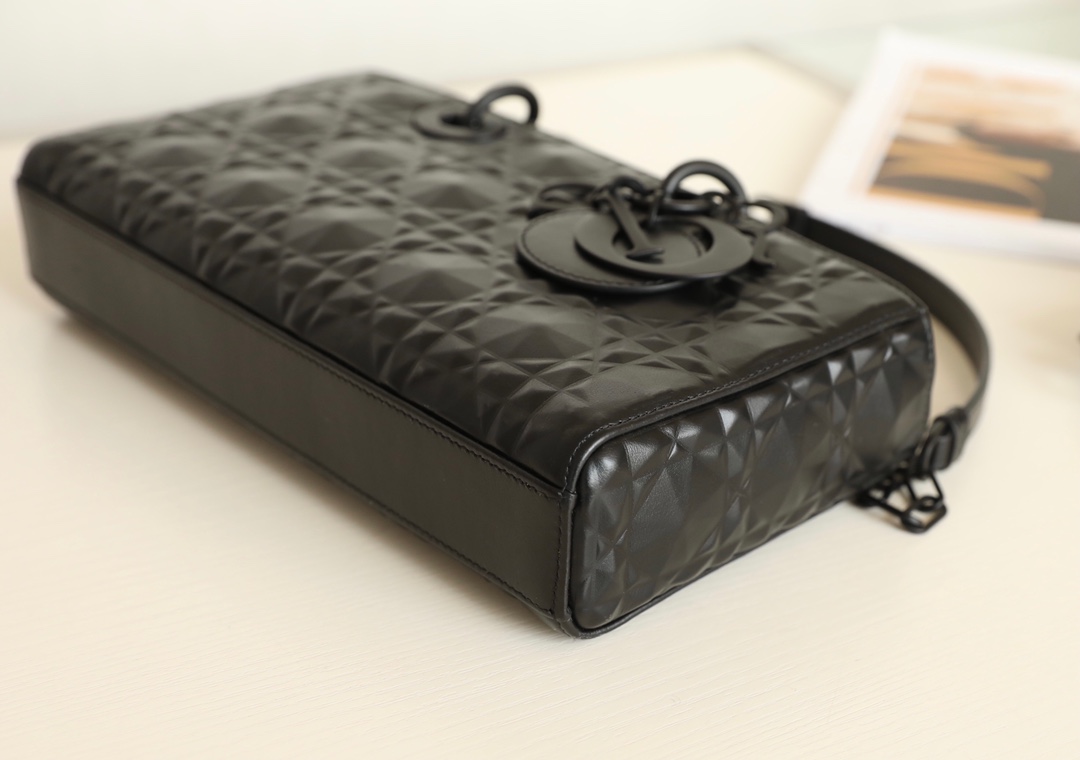 Dior Lady D-Joy is a classic style of the Goliath Bible