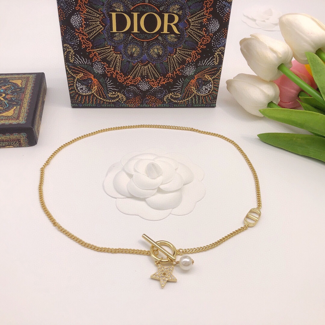 Dior necklace