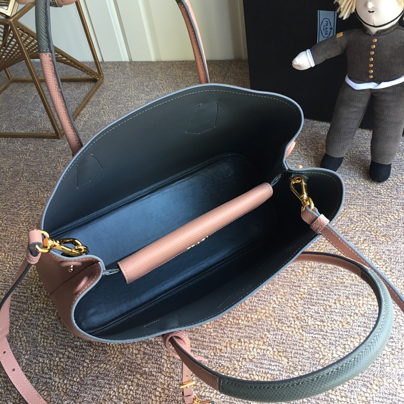 𝐏𝐑𝐀𝐃𝐀 Classic 1BG775