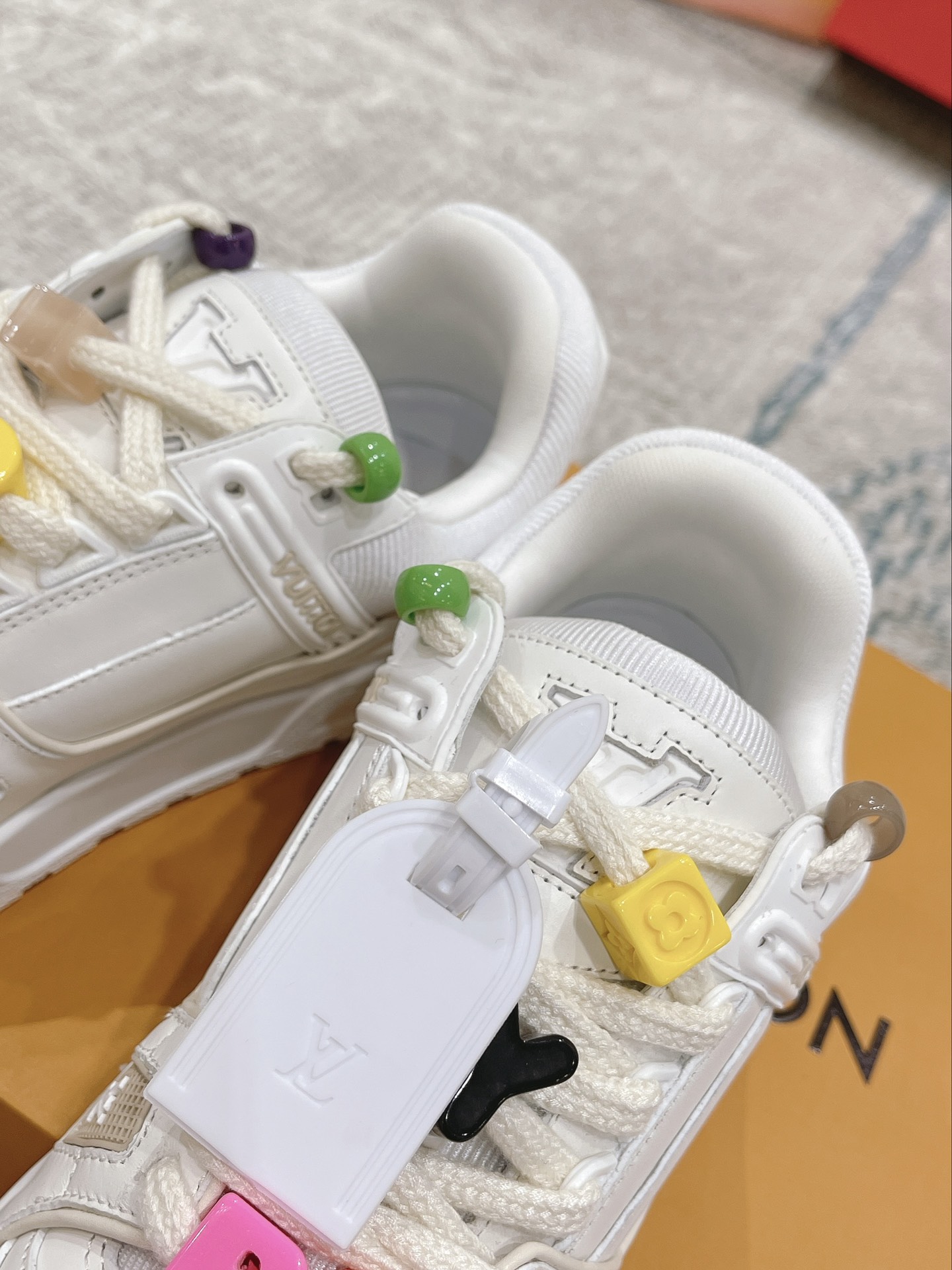 Louis Vuitton couple models DIY buckle sneakers sneakers