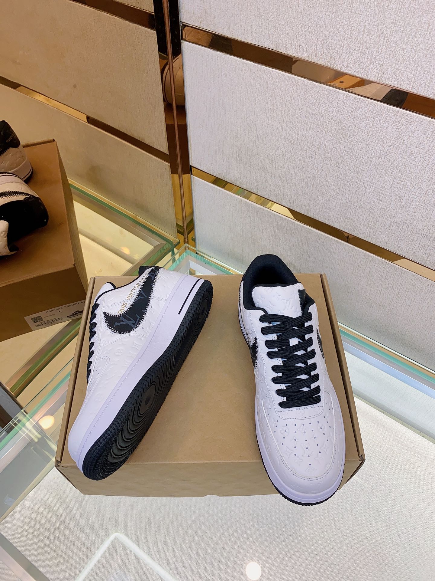 Louis Vuitton Nike joint 🆕Men's Abbesses sneakers