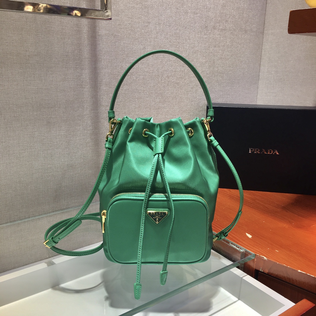 𝐏𝐑𝐀𝐃𝐀 Classic model 1BH038