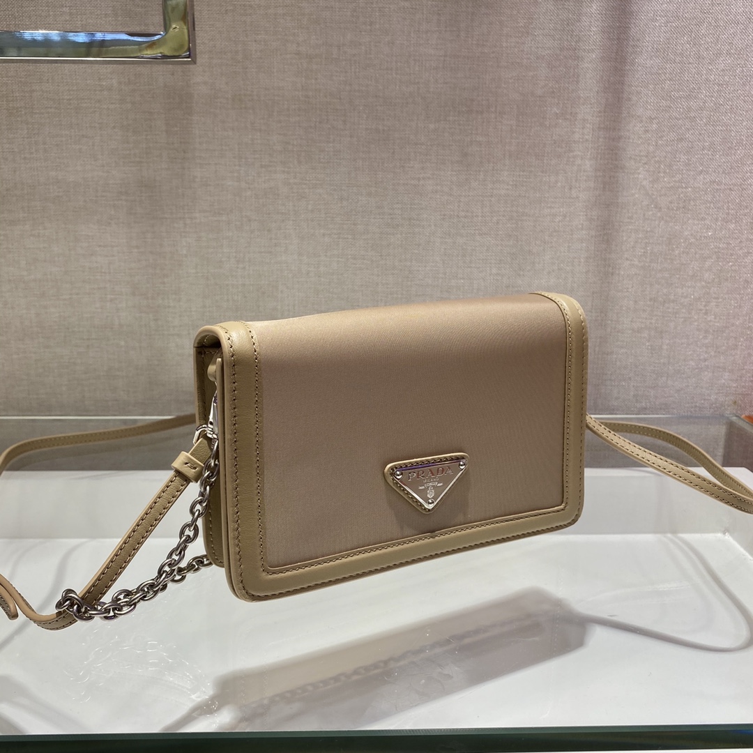 𝐏𝐑𝐀𝐃𝐀 1BP019 Crossbody bag