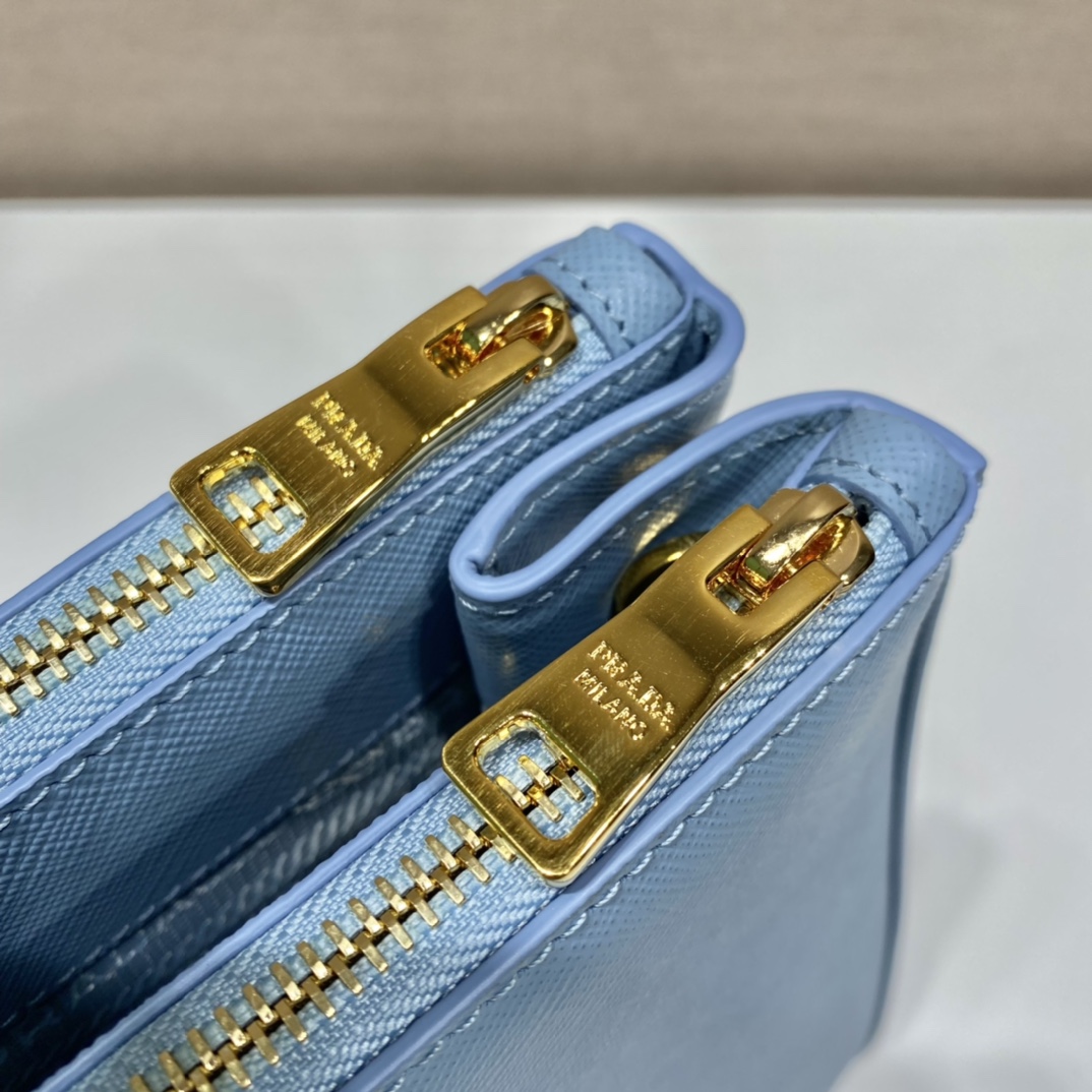 𝐏𝐑𝐀𝐃𝐀 Classic favourites 1BA274