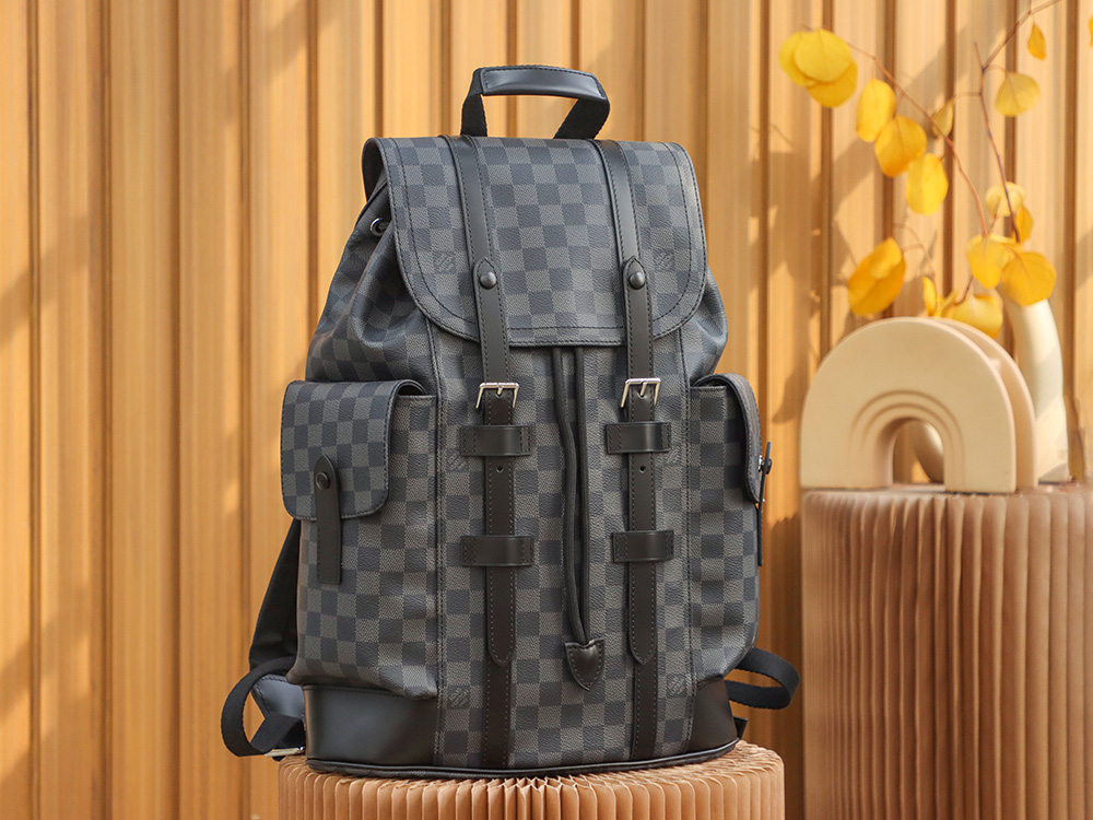 Louis Vuitton 𝐂𝐇𝐑𝐈𝐒𝐓𝐎𝐏𝐇𝐄𝐑 Backpack N41379