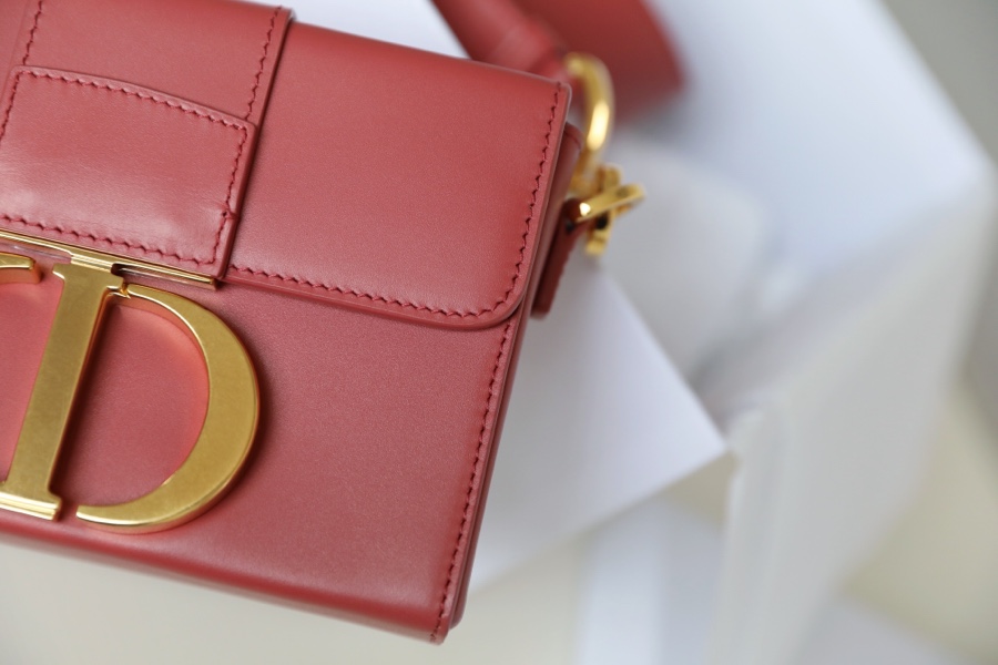 Montaigne hibiscus powder 𝙢𝙞𝙣𝙞 box bag