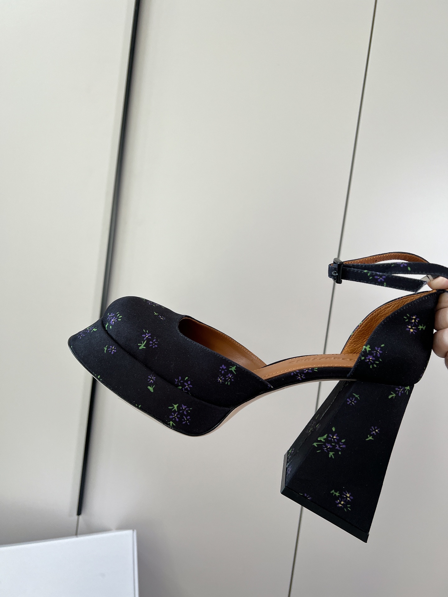 𝐒𝐇𝐔𝐒𝐇𝐔𝐓𝐎𝐍𝐆｜𝟐𝟎𝟐𝟑/𝐒𝐒 𝐧𝐞𝐰 Exclusive niche SHUSHU/TONG 23/thick bottom Mary Jane