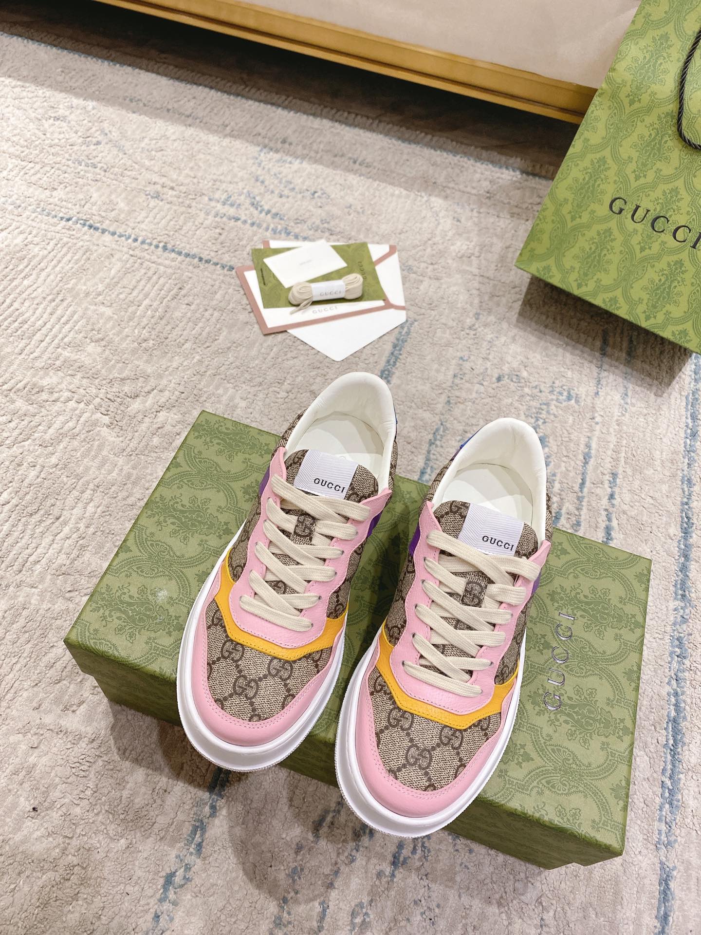 Gucci 𝟐𝟎𝟐𝟐ss new couple models 💑 full series of thick-soled white shoes