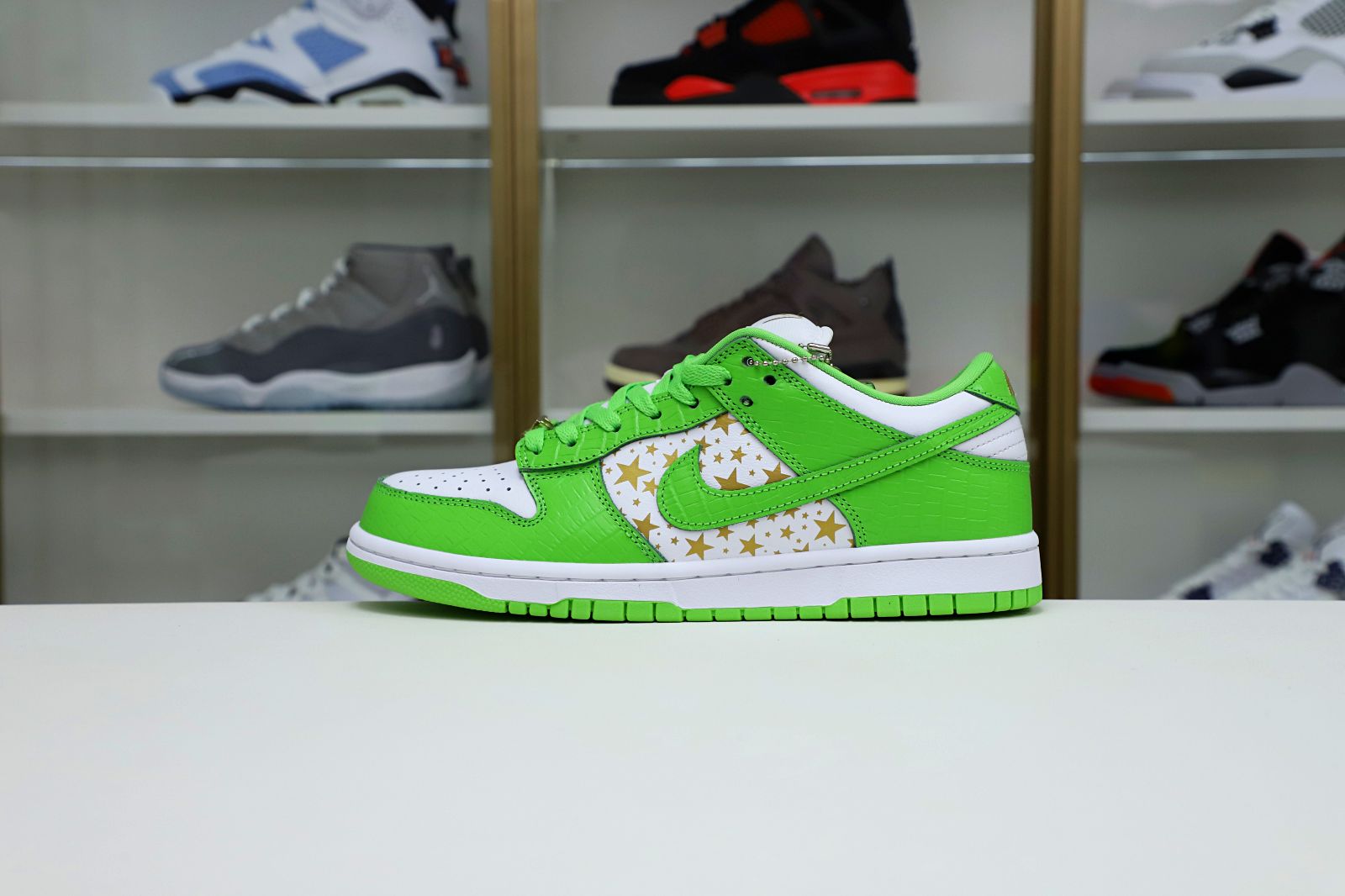 Supreme x Nike SB Dunk Low Mean Green
