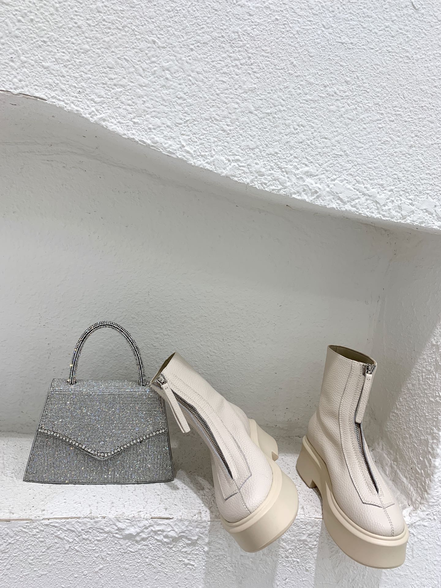 THE ROW · 𝟐𝟎𝟐𝟎 New autumn and winter products, top version ✔️ It's not too late, the original outsole