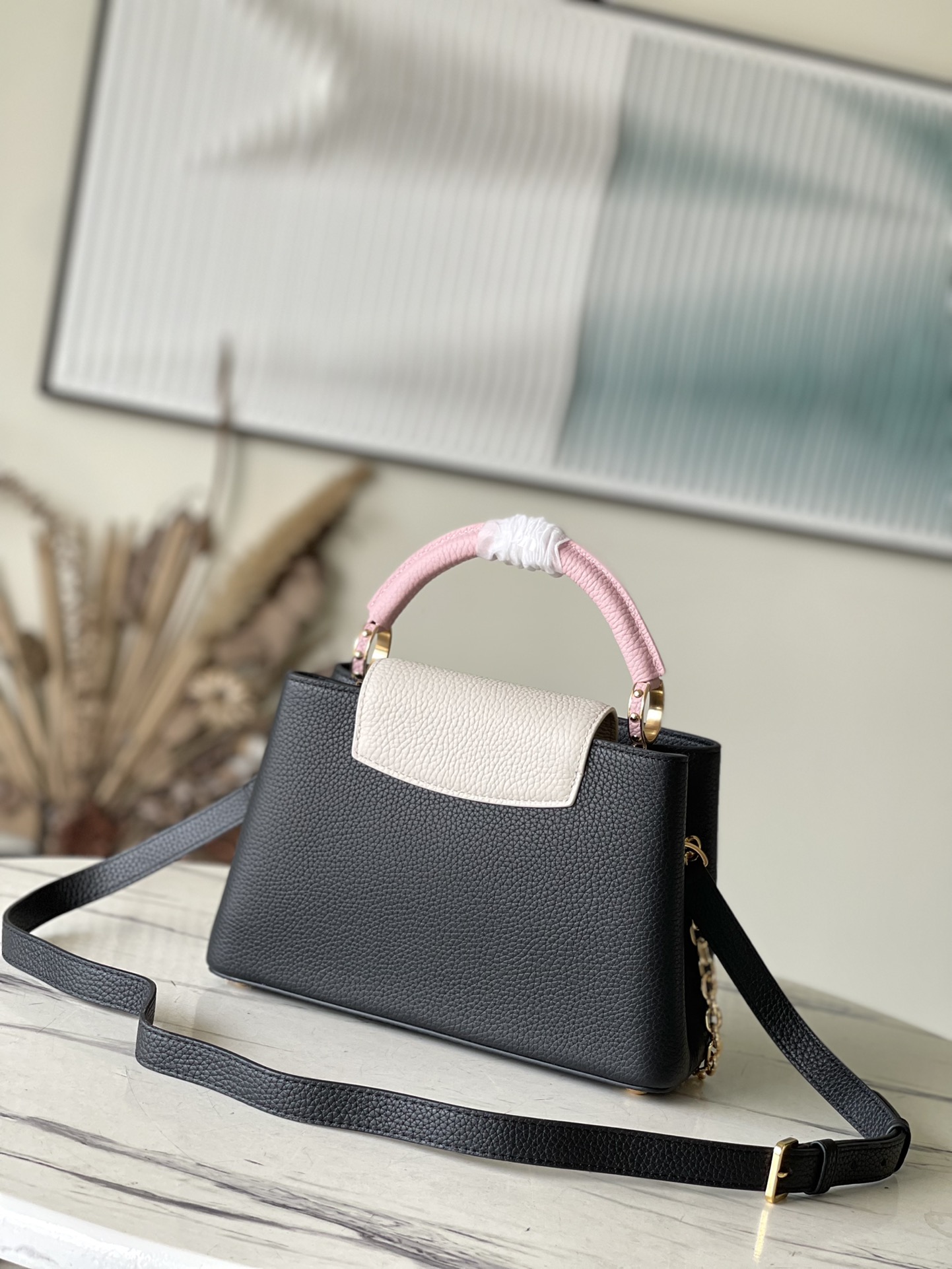 𝐋𝐎𝐔𝐈𝐒 𝐕𝐔𝐈𝐓𝐓𝐎𝐍 M22512 black color matching enamel floral chain