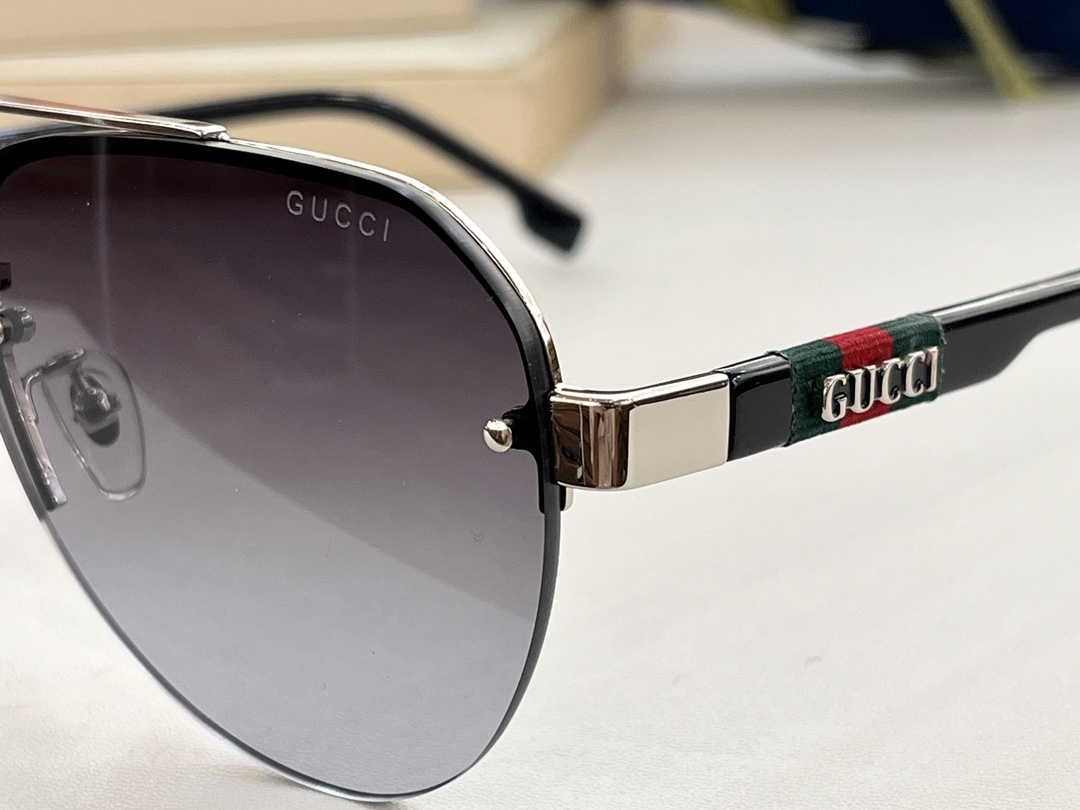 GUCCI Pilot style GG1233