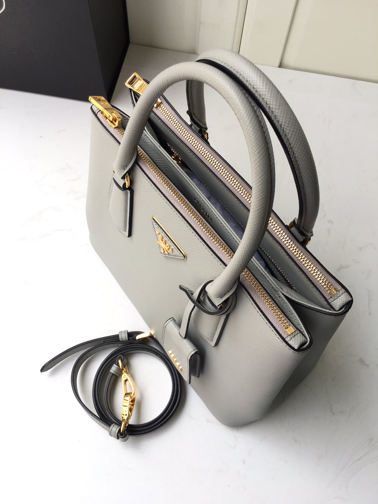 𝐏𝐑𝐀𝐃𝐀 1BA232 Handbag