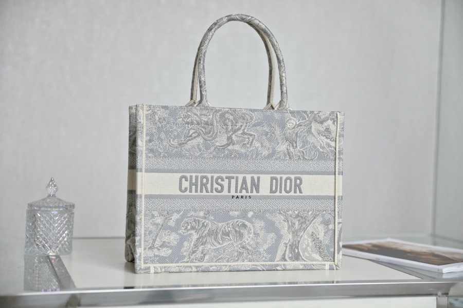 DIOR TOTE Grey embroidery