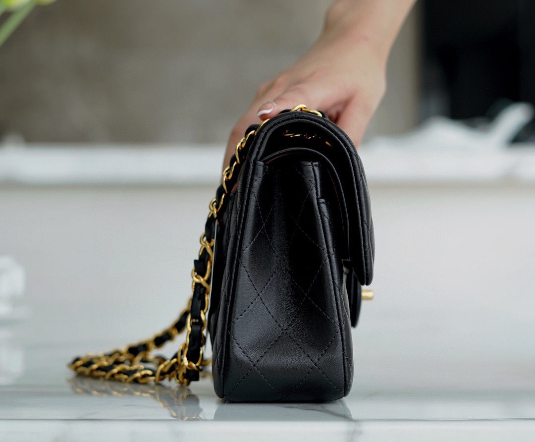 𝐂𝐇𝐀𝐍𝐄𝐋 Classic Flap Italy 🇮🇹 The 𝗚𝗥