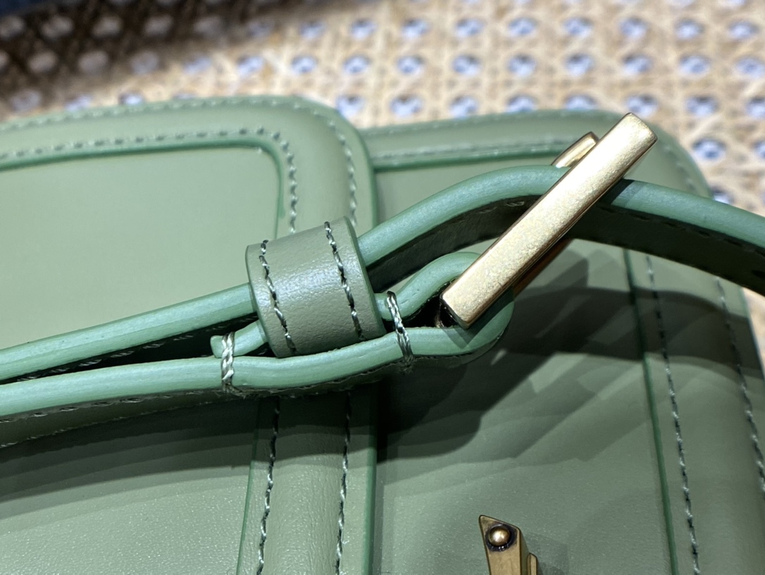 SAINT LAURENT 𝑺𝑶𝑳𝑭𝑬𝑹𝑰𝑵𝑶 𝑩𝑶𝑿 🎐.「avocado green」#：634306