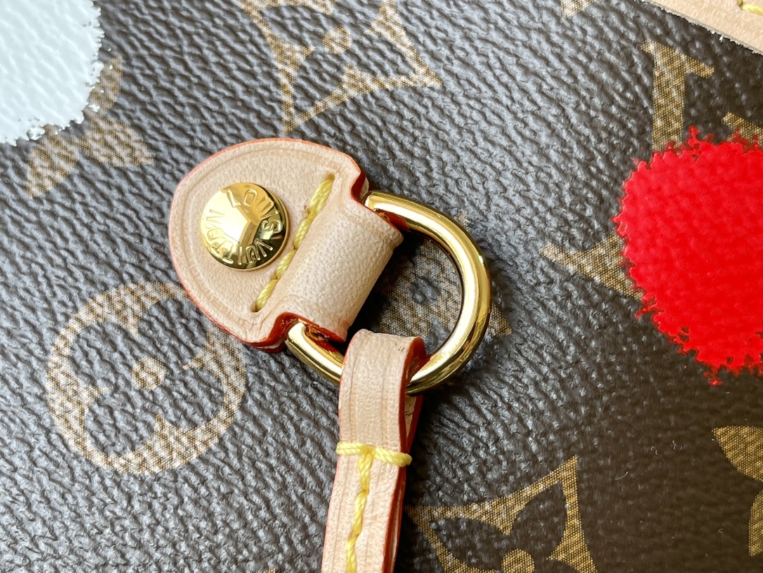 𝐋𝐎𝐔𝐈𝐒 𝐕𝐔𝐈𝐓𝐓𝐎𝐍  M46381