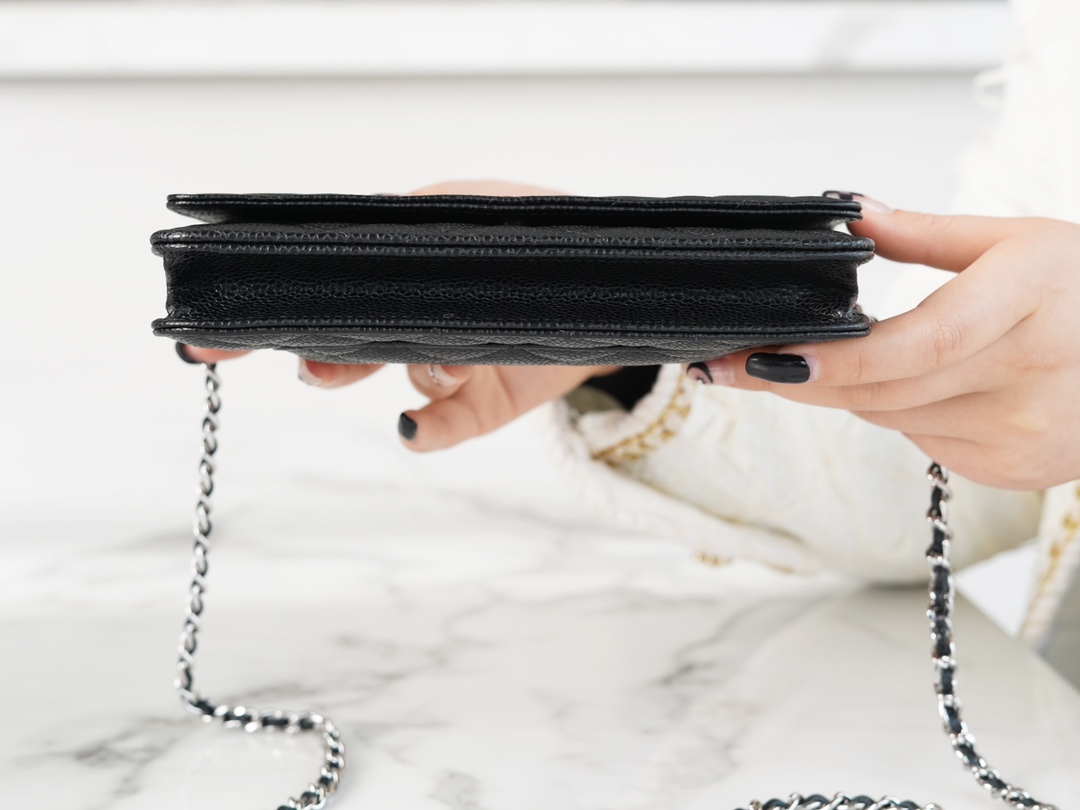 Chanel 𝑾𝒐𝒄 hair bag (press button version) leather black cow silver