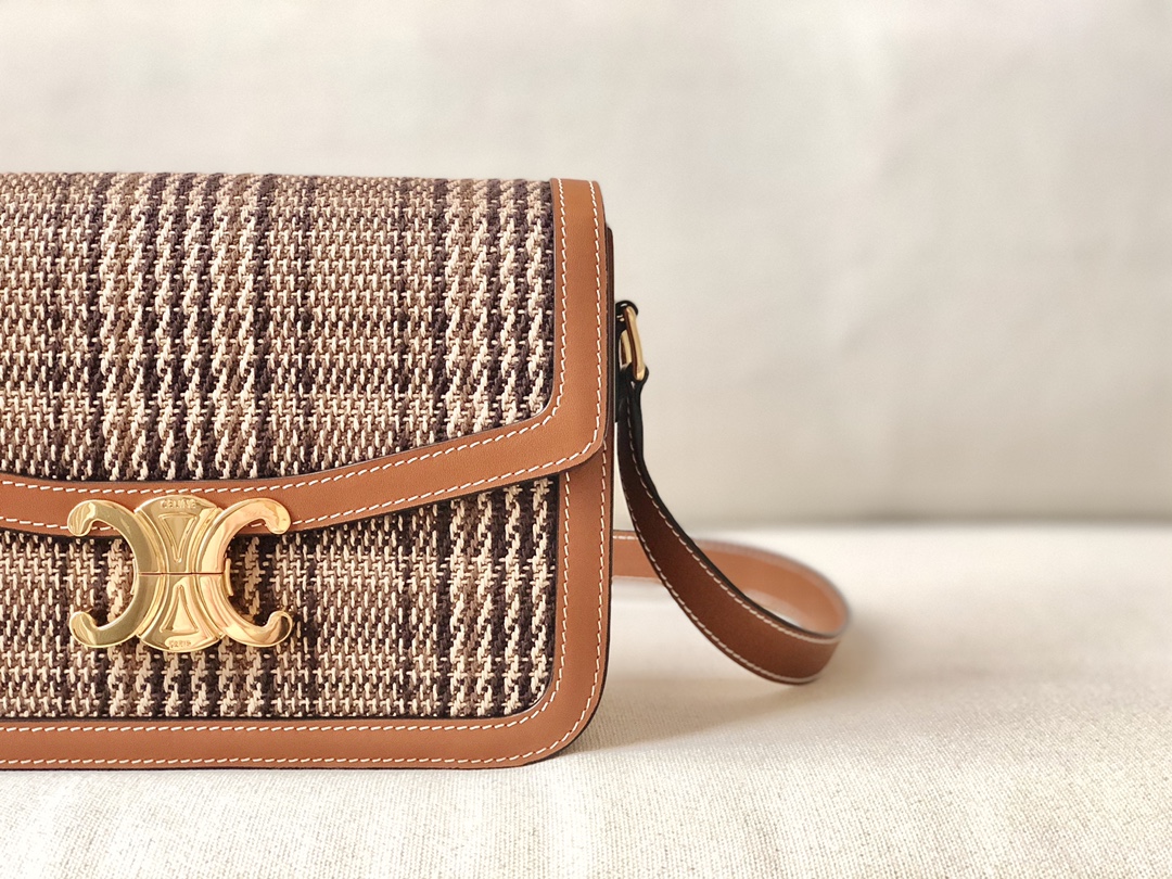 𝐂𝐞𝐥𝐢𝐧𝐞 Triomphe Medium 22.5cm