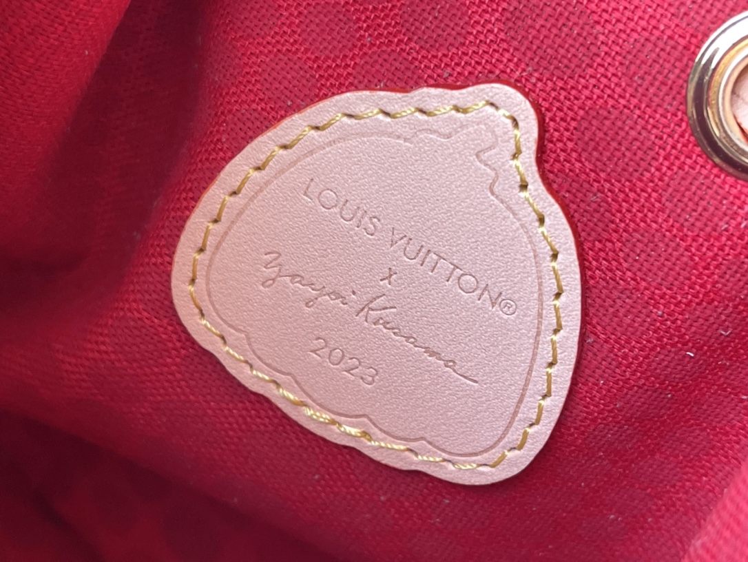 𝐋𝐎𝐔𝐈𝐒 𝐕𝐔𝐈𝐓𝐓𝐎𝐍   M81836