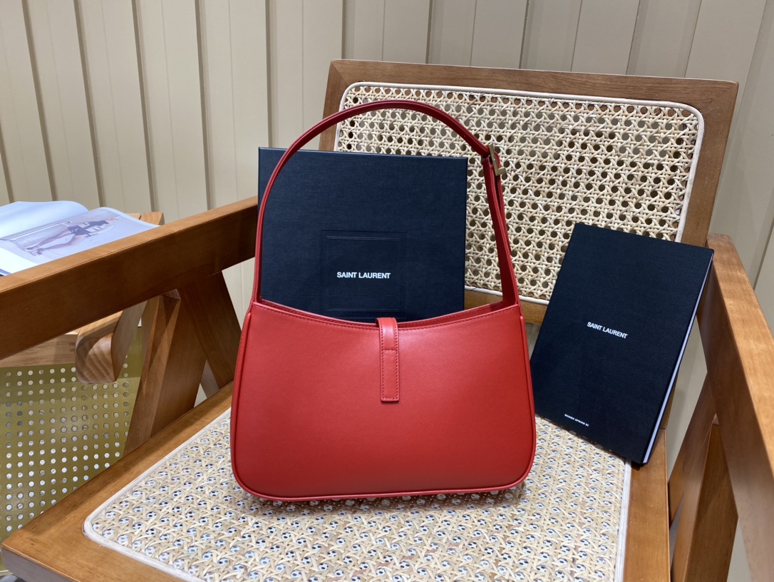 SAINT LAURENT Model: 657228 plain original leather.JD