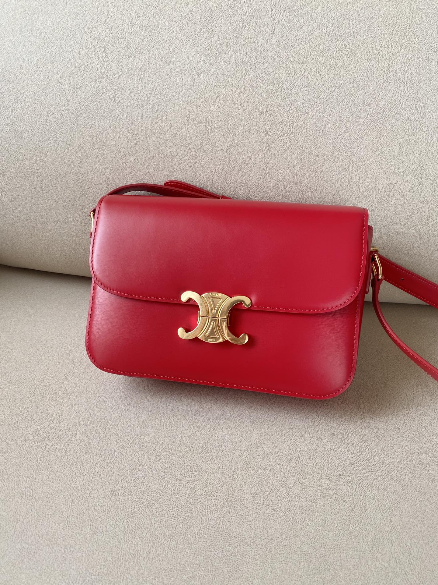 𝐂𝐞𝐥𝐢𝐧𝐞 Triomphe Medium 22.5cm