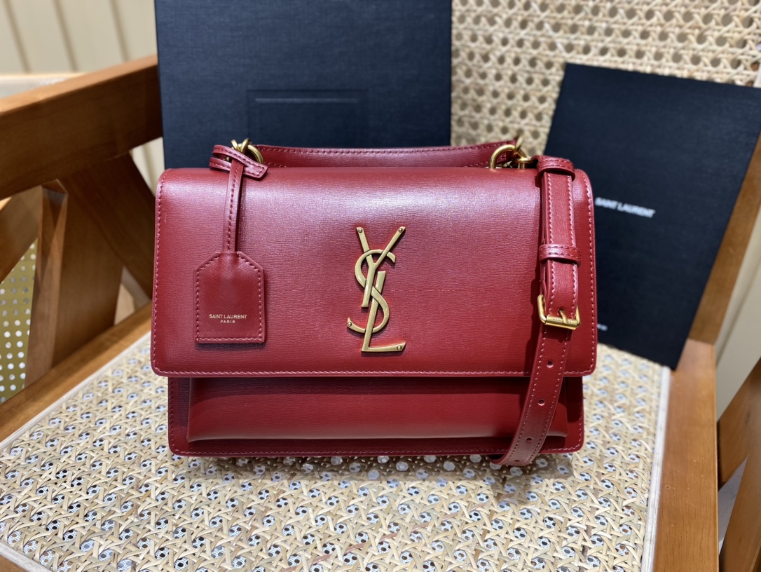 SAINT LAURENT 𝙉𝙚𝙬 𝙢𝙚𝙙𝙞𝙪𝙢 𝙨𝙪𝙣𝙨𝙚𝙩 #634723.JD
