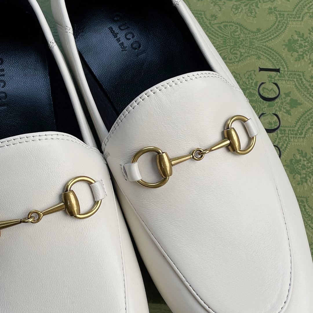 Gucci Super classic leather shoes mixed sheepskin leather leather sole horsebit buckle single shoes white