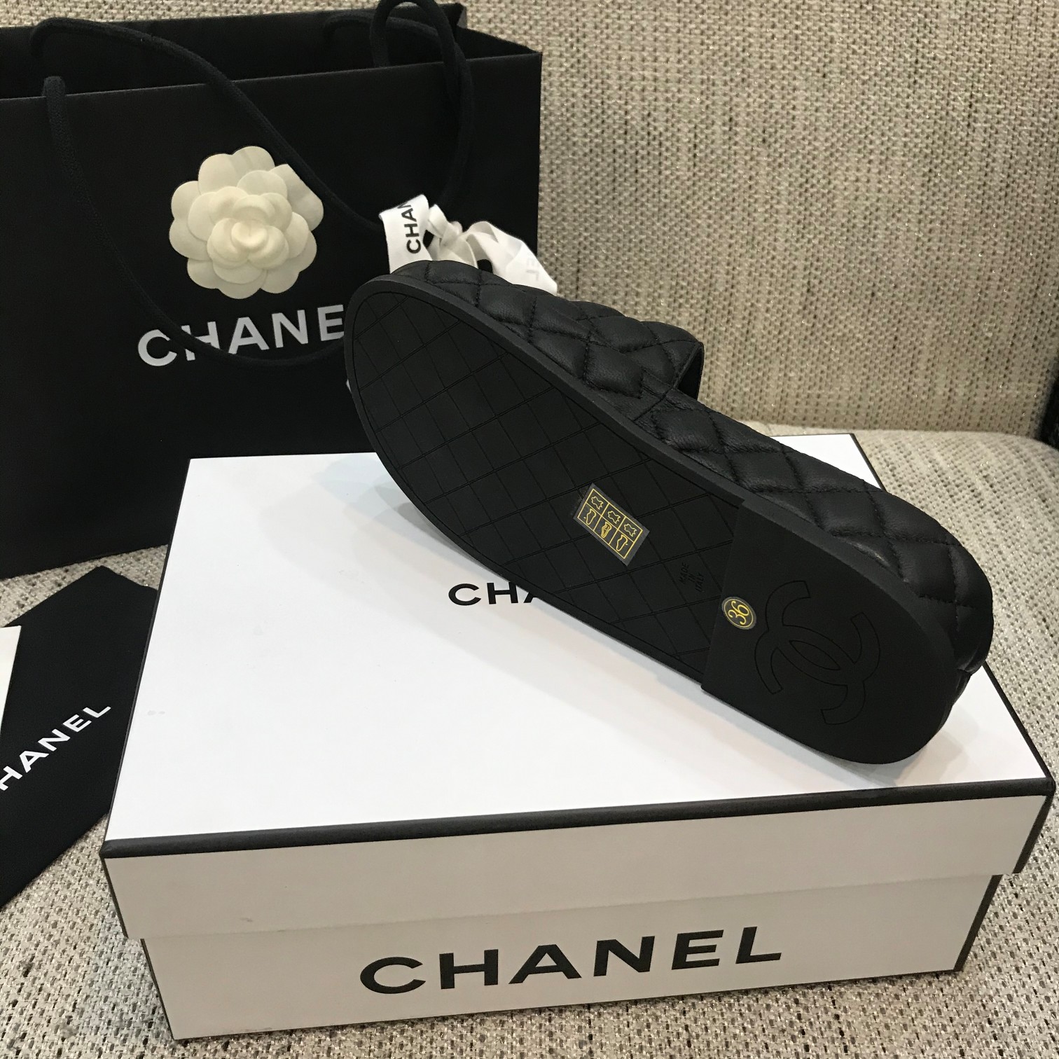 CHANEL 2022 early spring latest honey slippers fashion versatile series imported sheepskin cushioned feet