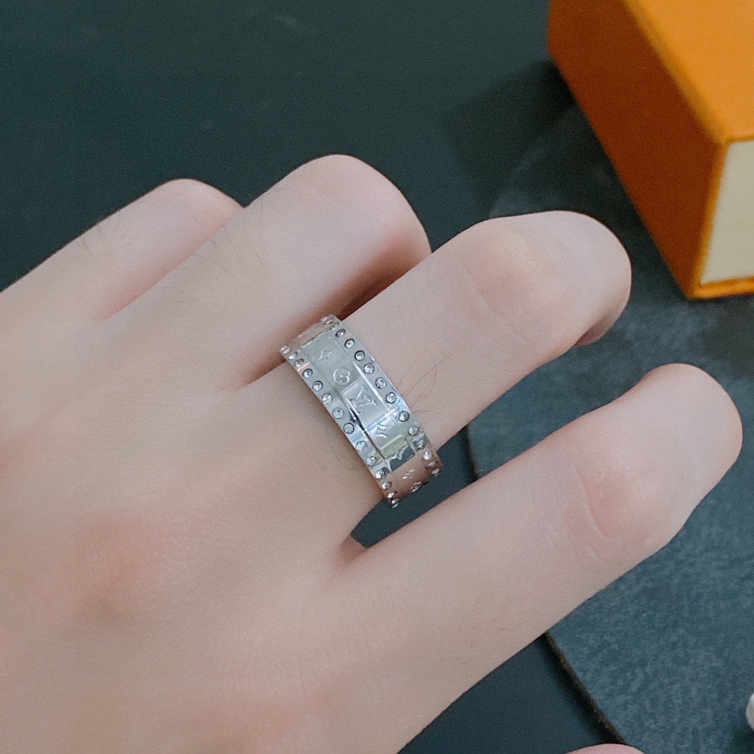 Louis Vuitton ring