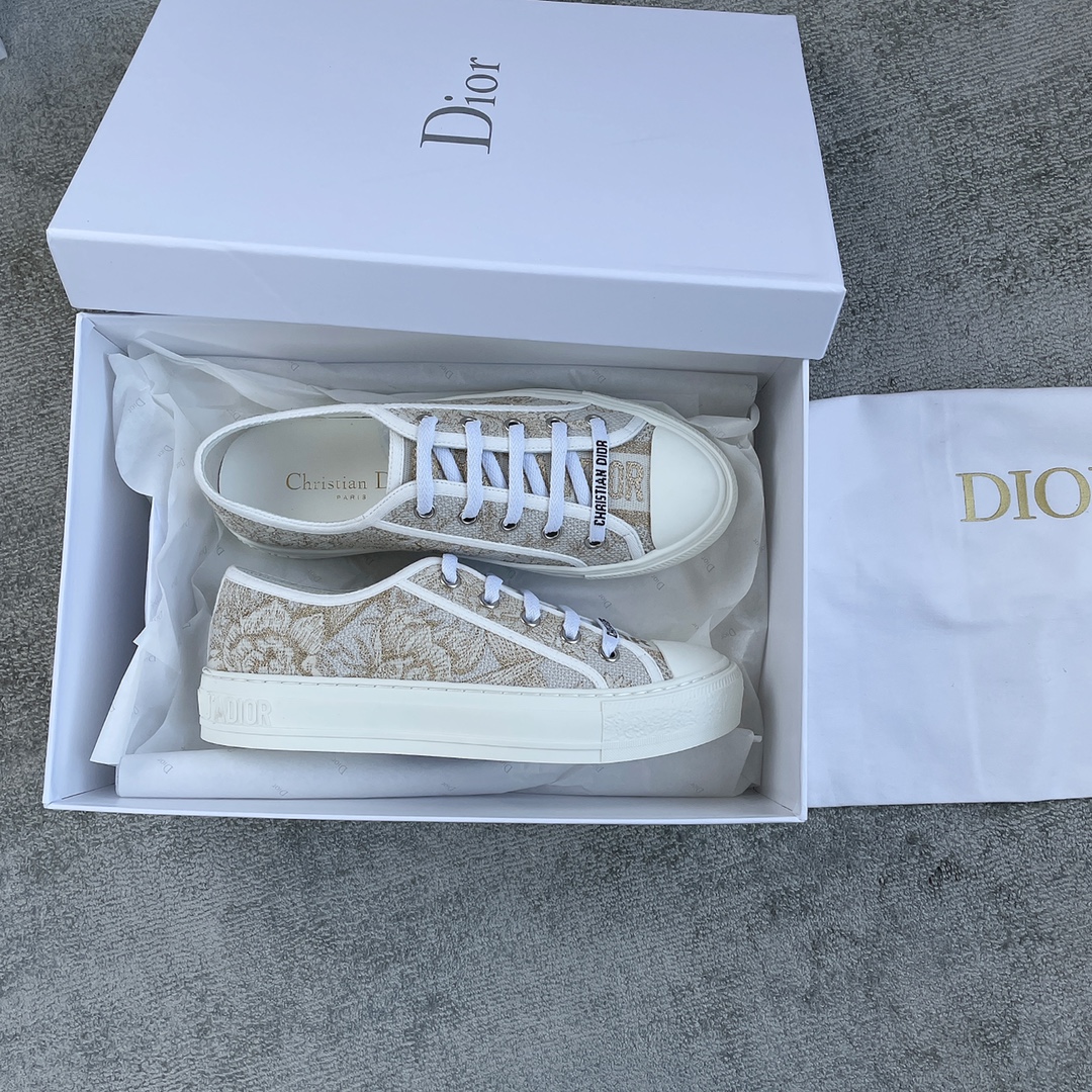 DIOR embroidered boardshorts gold Full electric embroidery Water-dyed sheepskin lining Private moulded outsole