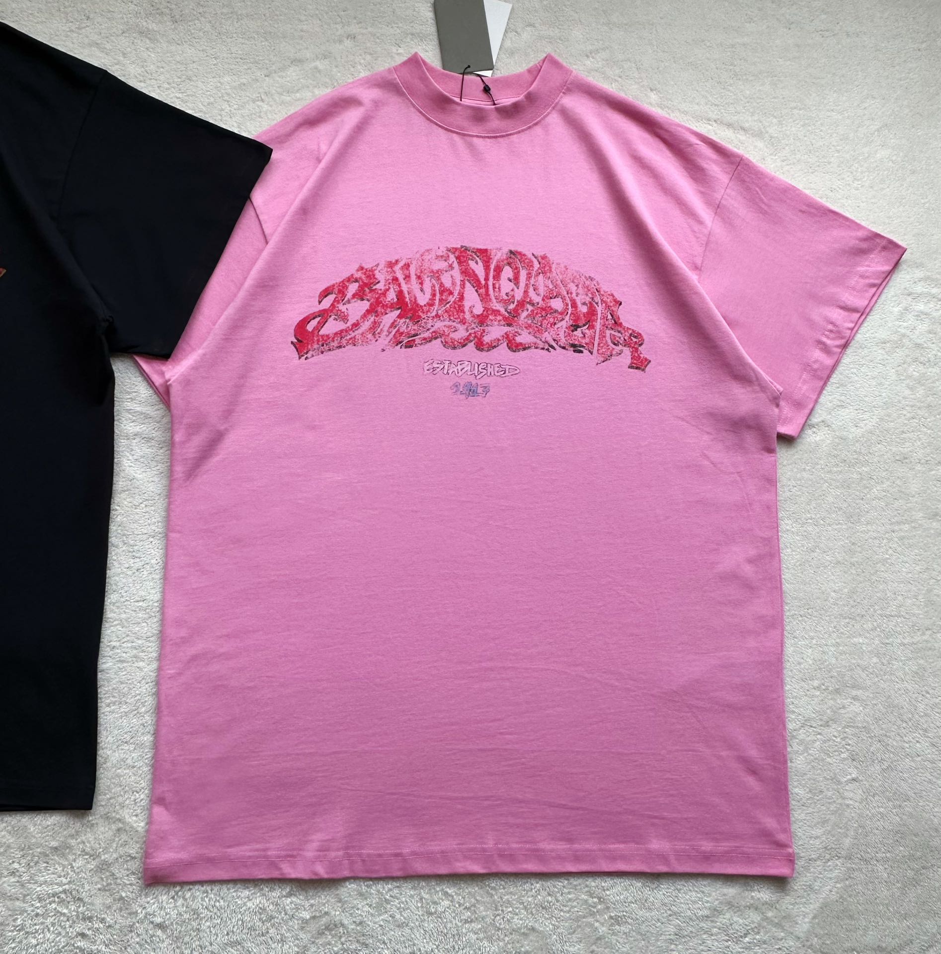 Balenciaga...🔥Flame floral print round neck and short sleeves