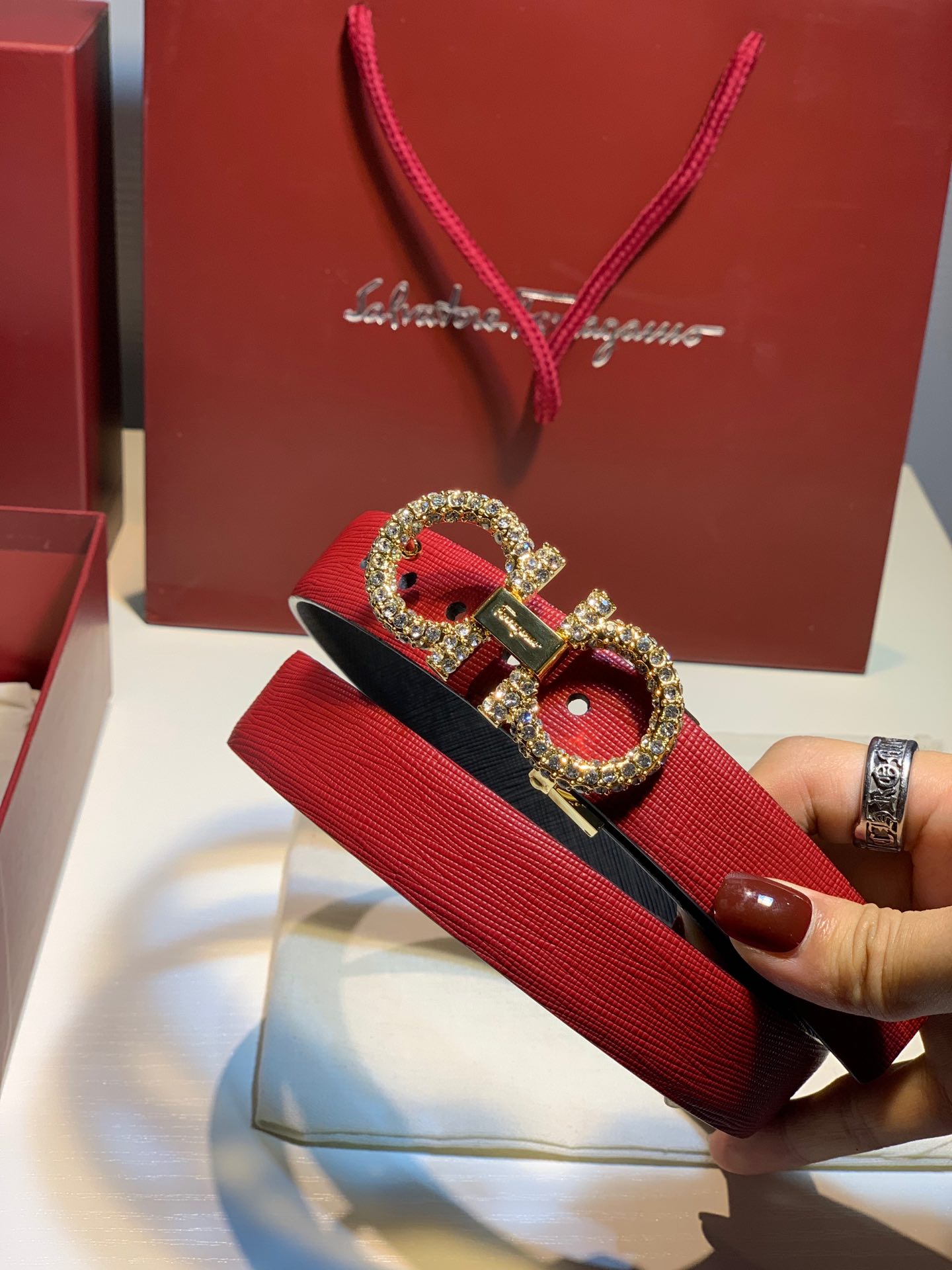 FERRAGAMO twist style