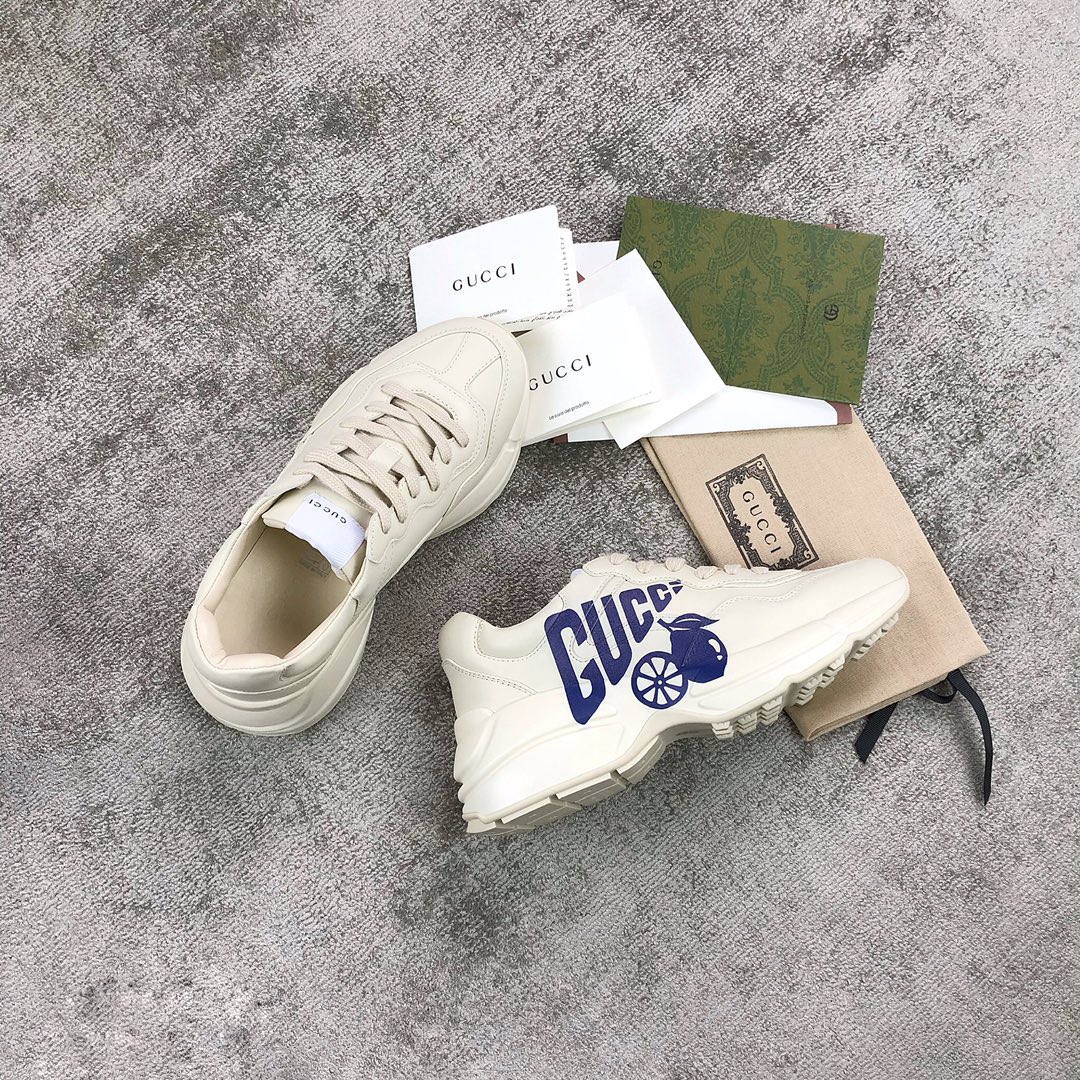 Gucci Pops This collection has a lot of flora and fauna elements Original material