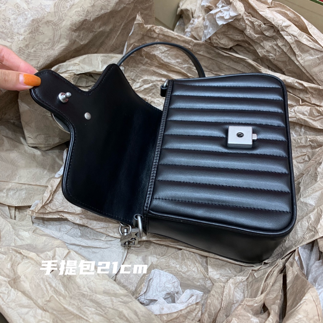 GUCCI marmont marmont geometric series (handbag black 21cm)# 583571