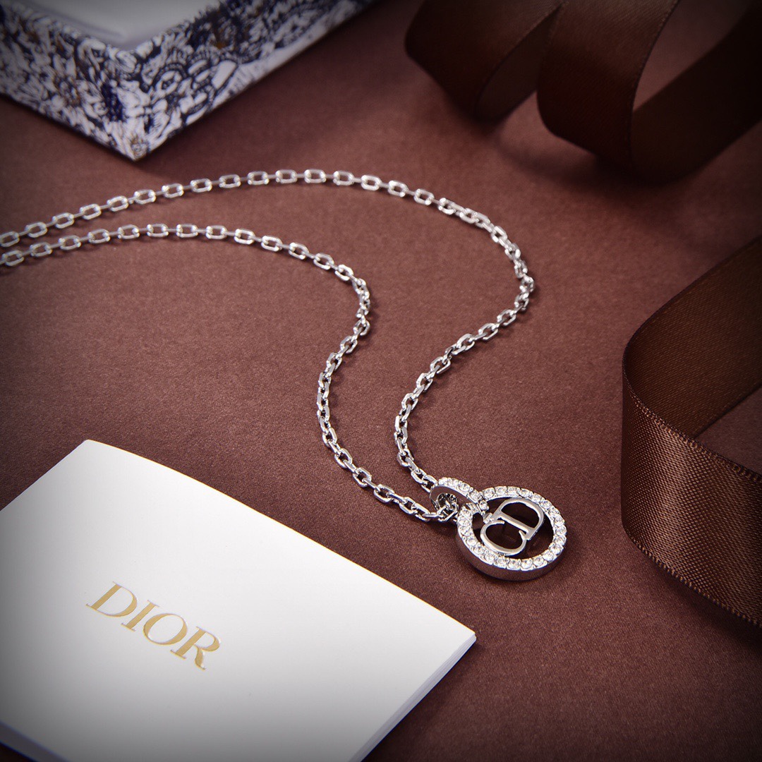 Dior necklace