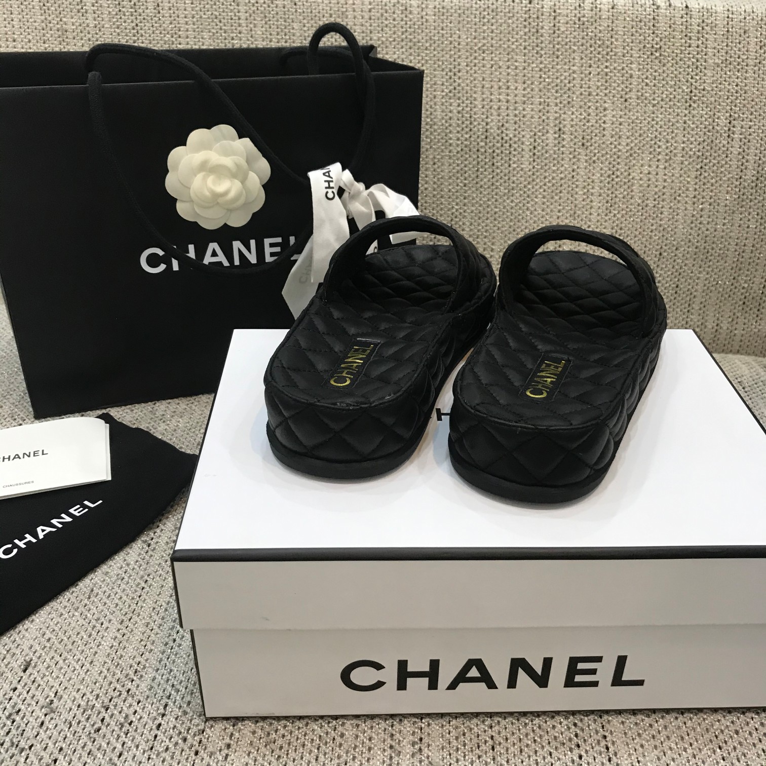 CHANEL 2022 early spring latest honey slippers fashion versatile series imported sheepskin cushioned feet