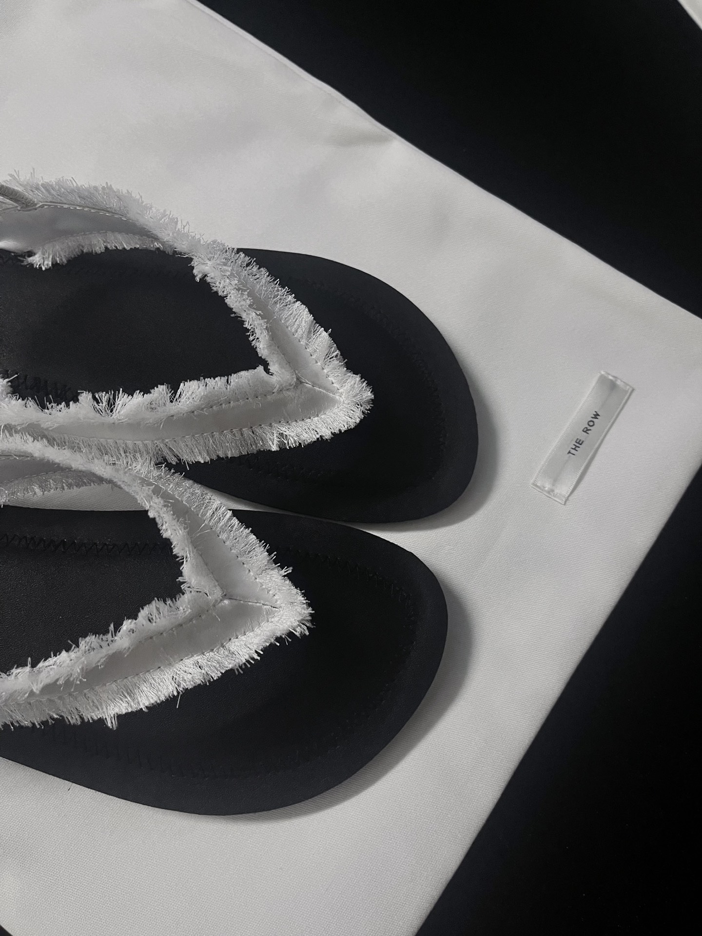 𝐓𝐡𝐞 𝐫𝐨𝐰 ｜𝟐𝟎𝟐𝟑/𝐒𝐒 𝐧𝐞𝐰 Minimalist sandals