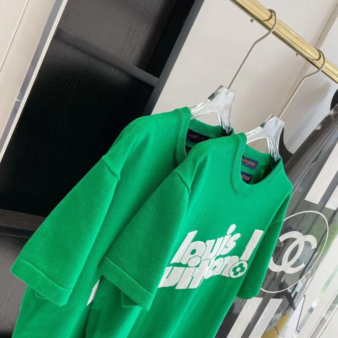 Louis Vuitton 2024 classic embroidered pockets with trendy t-shirts