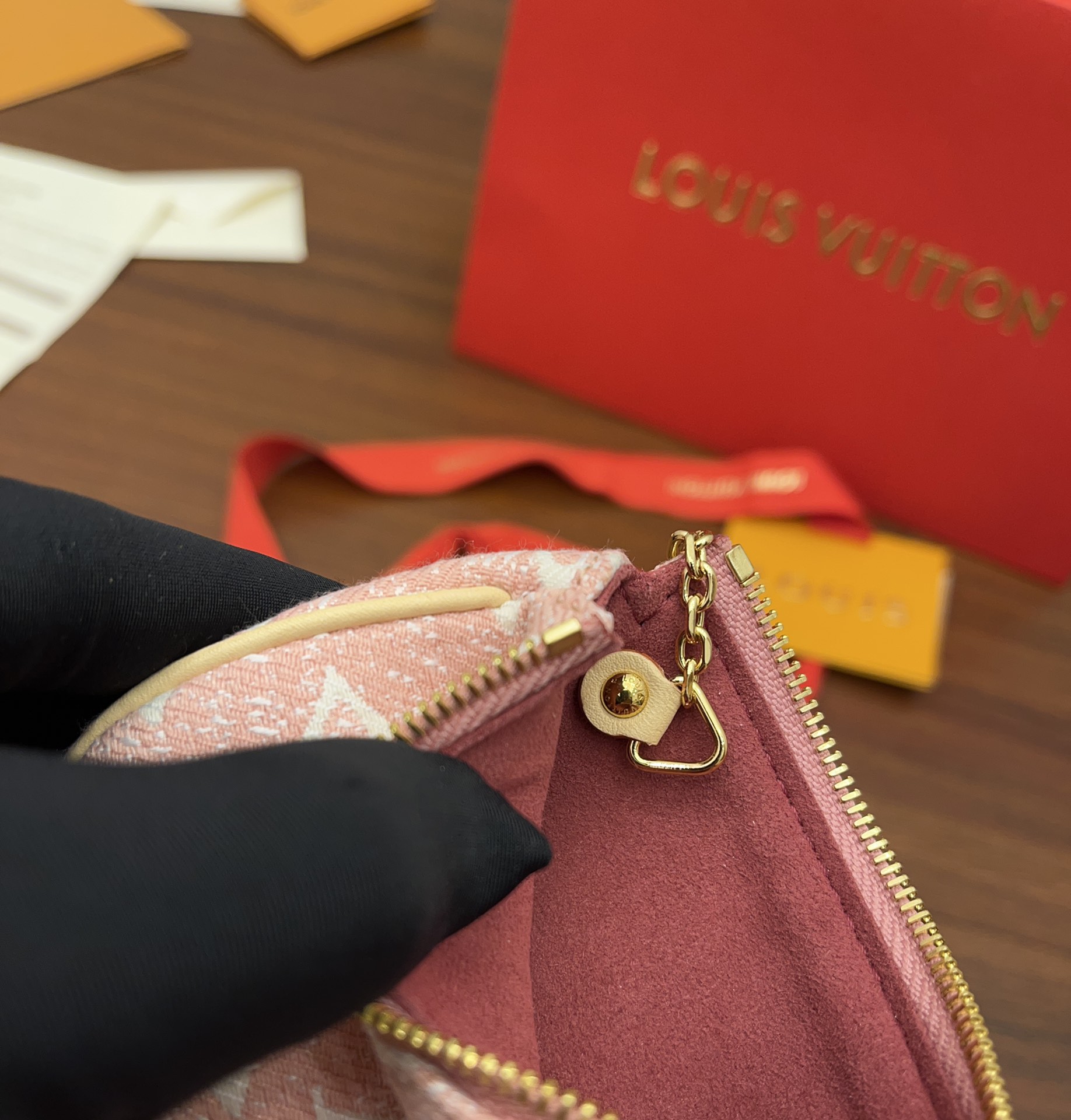 Louis Vuitton M81176