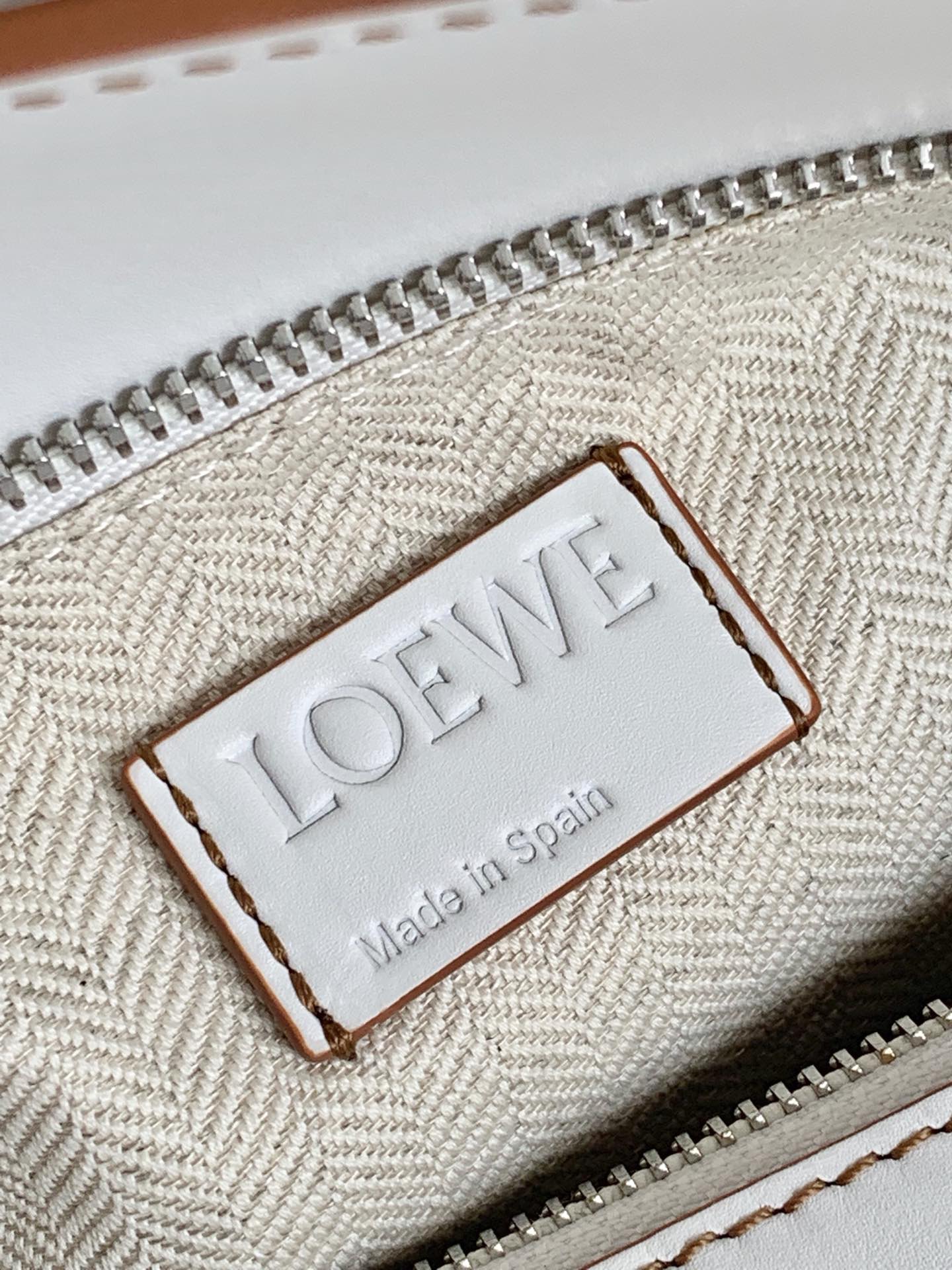 LOEWE    Puzzle bag