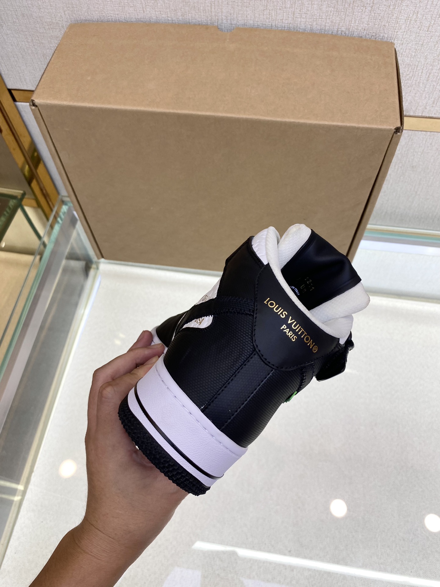 Louis Vuitton Nike Joint 🆕 Men's Abbesses High Top Sneakers