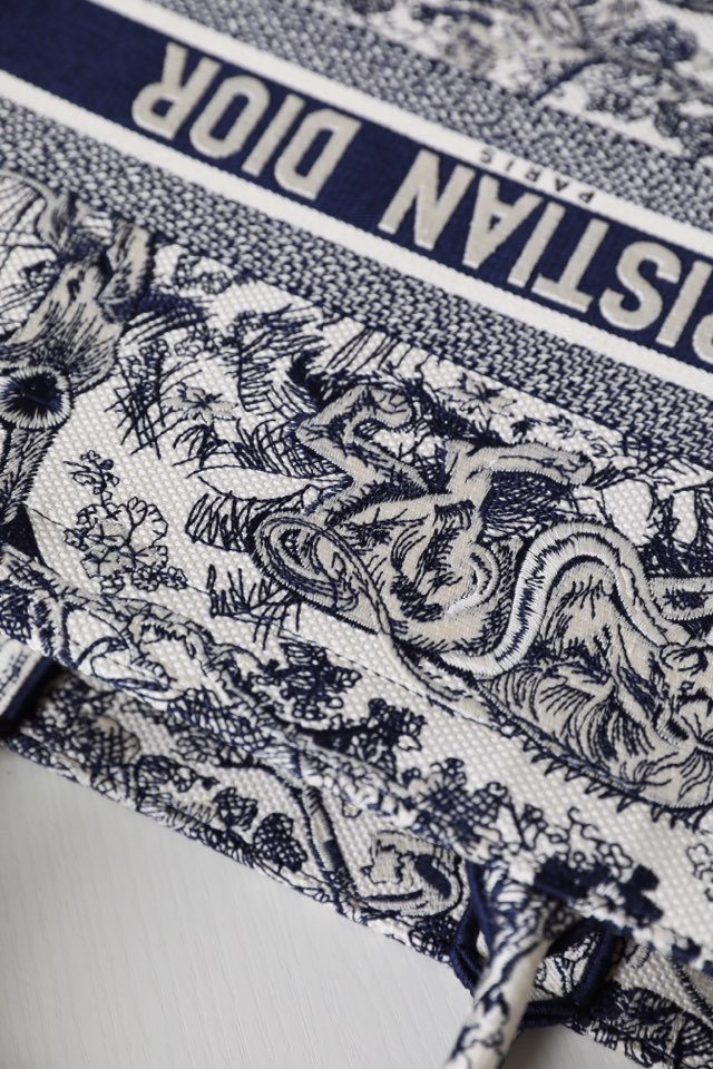 DIOR TOTE Blue Tiger