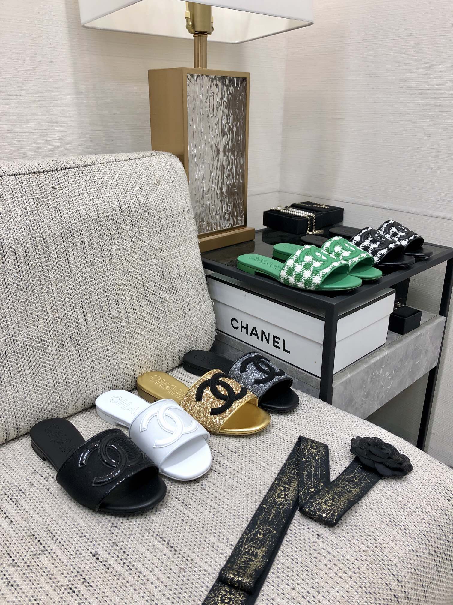 CHANEL 2023 spring and summer latest electric embroidery honey slippers Imported leather outsole