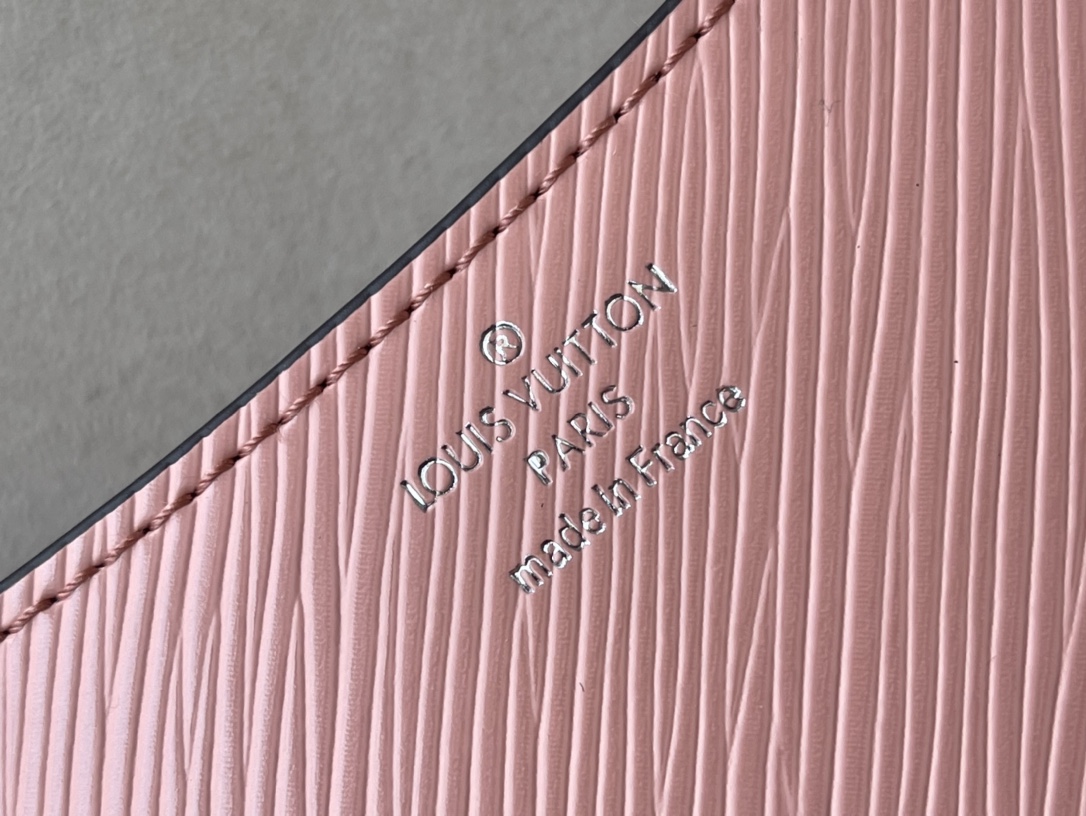 𝐋𝐎𝐔𝐈𝐒 𝐕𝐔𝐈𝐓𝐓𝐎𝐍     M20987