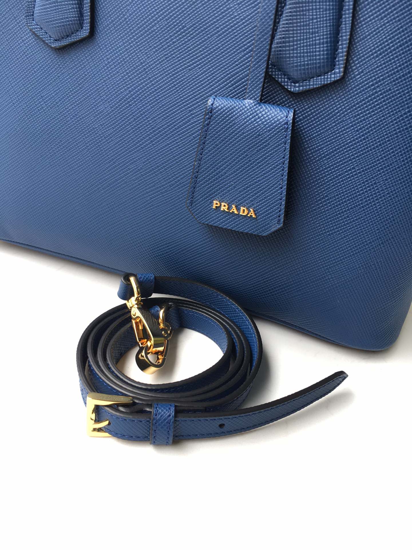 𝐏𝐑𝐀𝐃𝐀 1BA232 Handbag