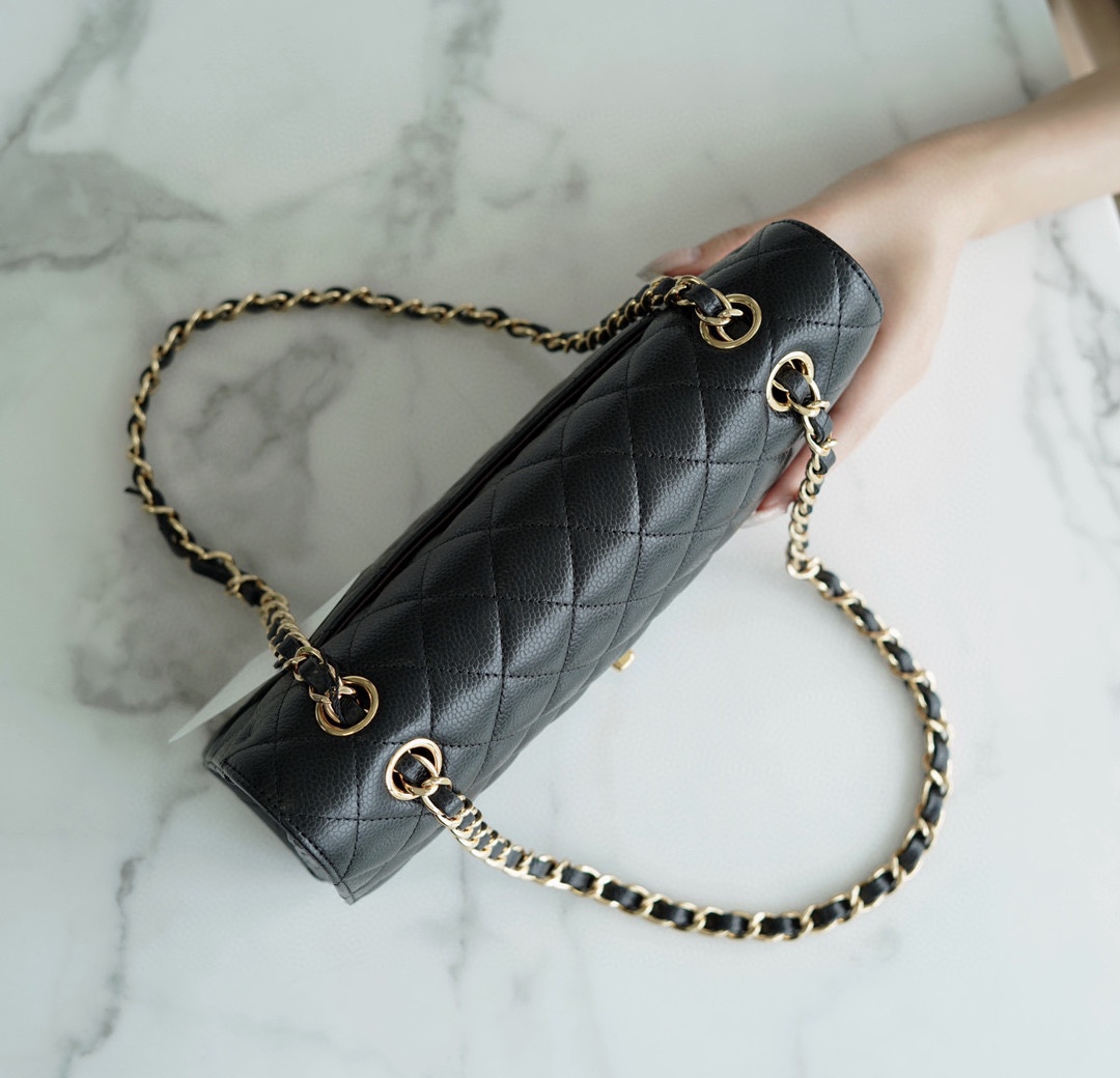 𝐂𝐇𝐀𝐍𝐄𝐋 Classic Flap France 🇫🇷 𝐇𝐚𝐚𝐬 Original Caviar 🐂 Original Lychee 🐂 Medium Gold Buckle 🖤 Black