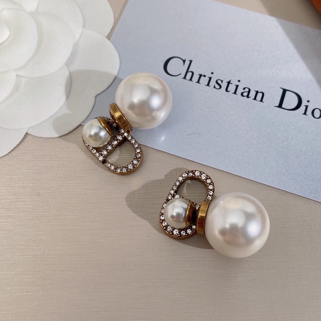 Dior Pearl Stud Earrings